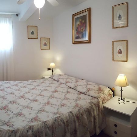 Taverna Derosas Apartment Golfo Aranci Bagian luar foto